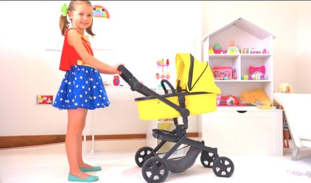 Katy pretend play with baby Strollers